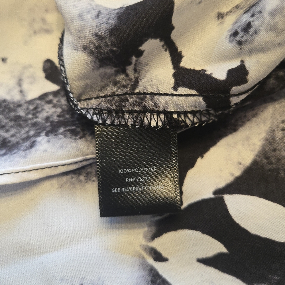 Simply Vera Vera Wang Floral Sleeveless Shirred Shell Top XXL Black White Tank - Picture 9 of 9
